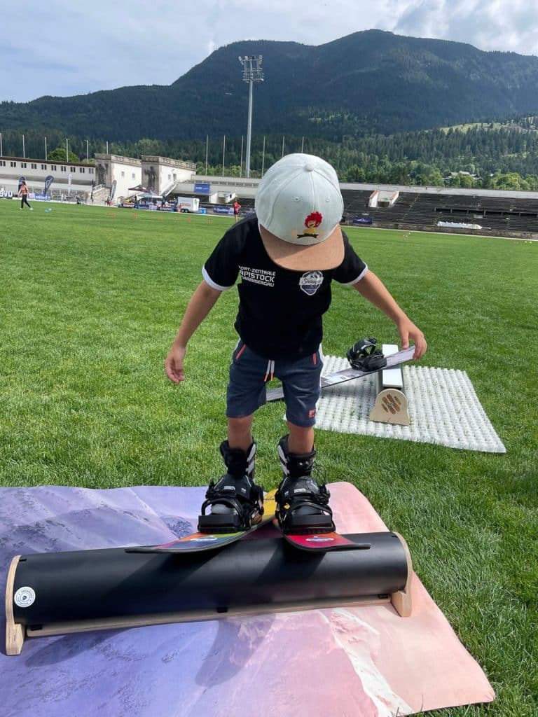 Tag des offenen Olympia-Skistadion in Garmisch-Partenkirchen 2023 - Snowgau Stand