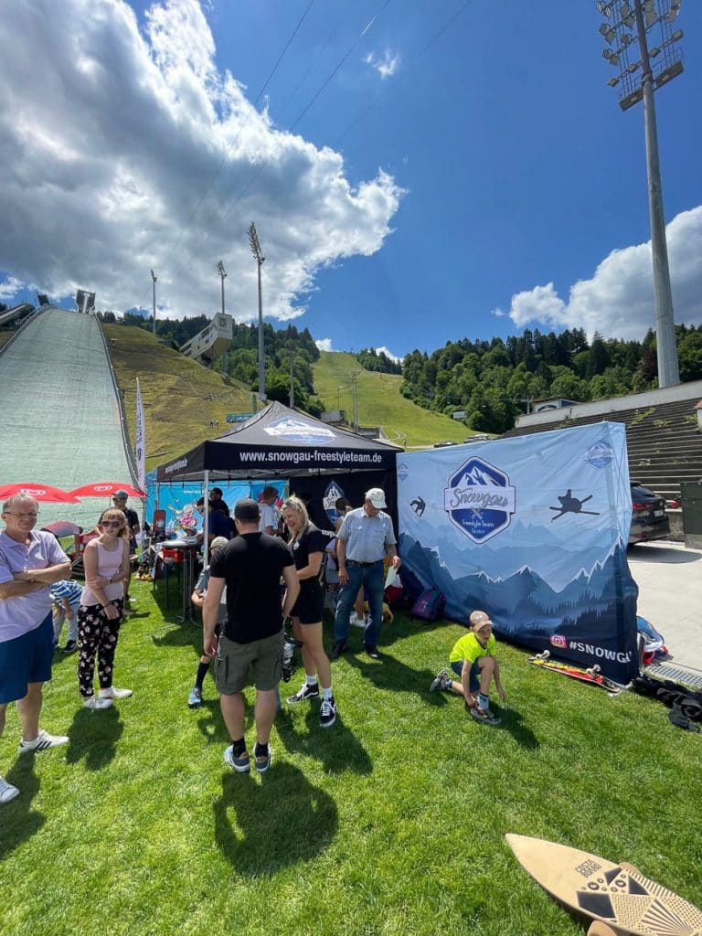 Tag des offenen Olympia-Skistadion in Garmisch-Partenkirchen 2023 - Snowgau Stand