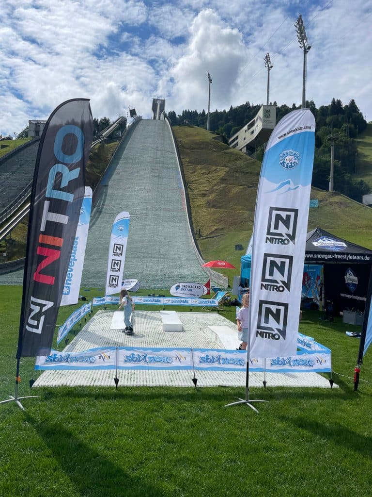 Tag des offenen Olympia-Skistadion in Garmisch-Partenkirchen 2023 - Snowgau Stand
