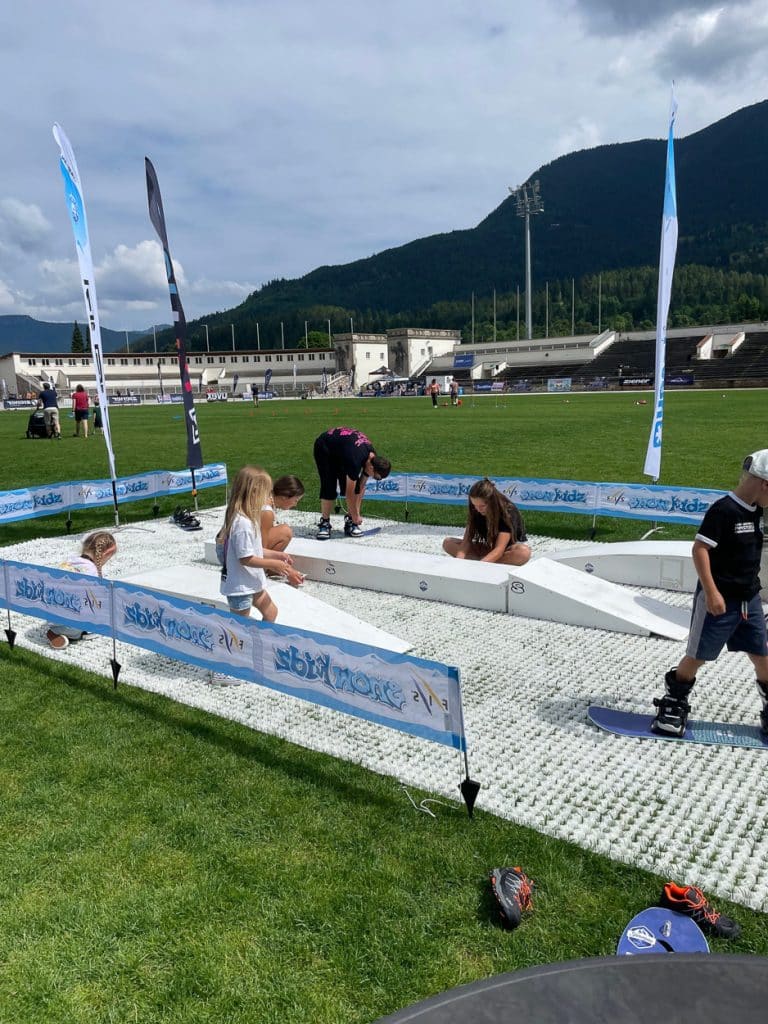 Tag des offenen Olympia-Skistadion in Garmisch-Partenkirchen 2023 - Snowgau Stand