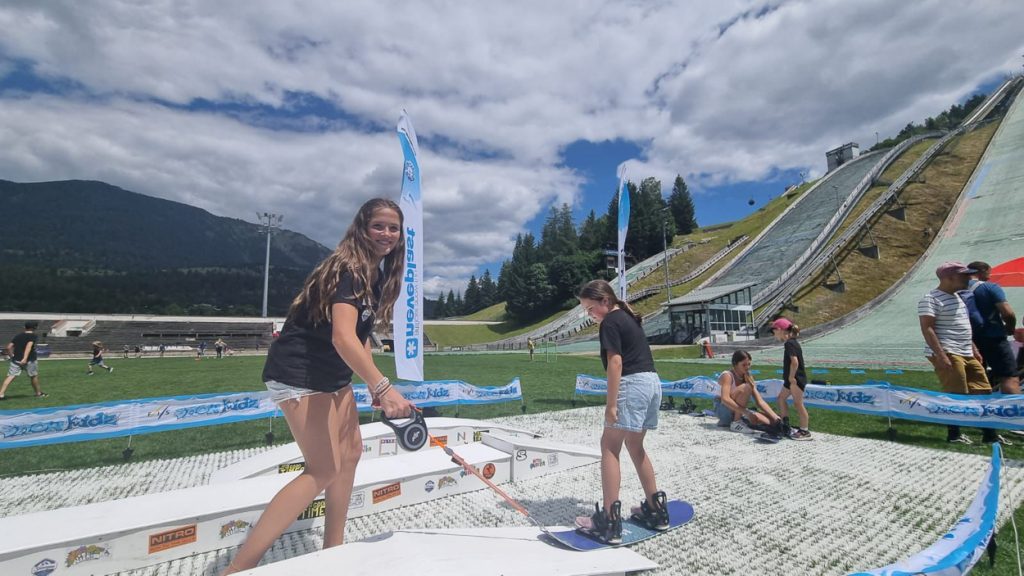 Tag des offenen Olympia-Skistadion in Garmisch-Partenkirchen 2023 - Snowgau Stand