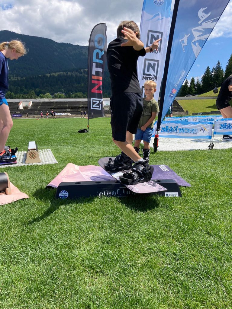 Tag des offenen Olympia-Skistadion in Garmisch-Partenkirchen 2023 - Snowgau Stand